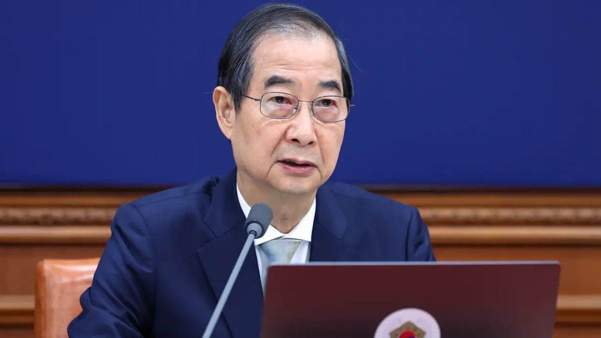 South Korea's PM Back in Power as Crisis Deepens