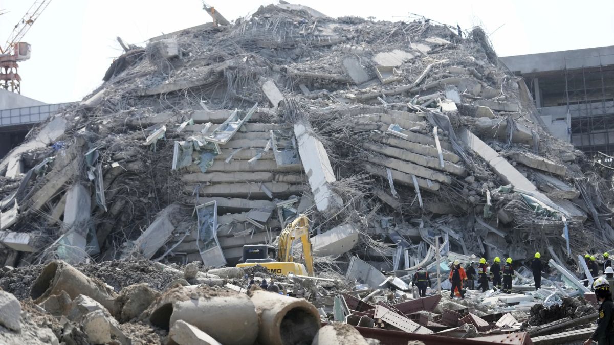 Devastating 7.7 Quake Hits Thailand, Myanmar: 3 Dead, Dozens Missing 1 Devastating 7.7 Quake Hits Thailand, Myanmar