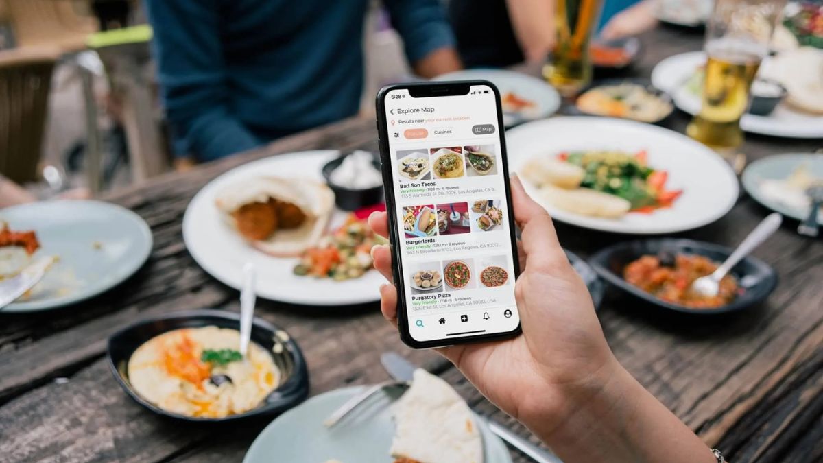 Food Delivery Apps vs. Local Restaurants: Who Wins?