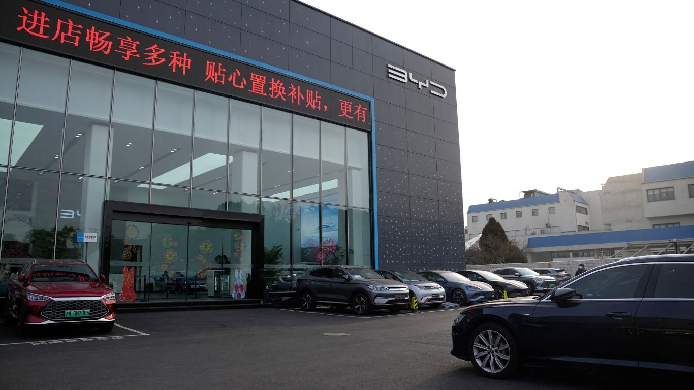 Chinese Auto Industry Hit by Regulatory Rebuke Amid Price Cuts