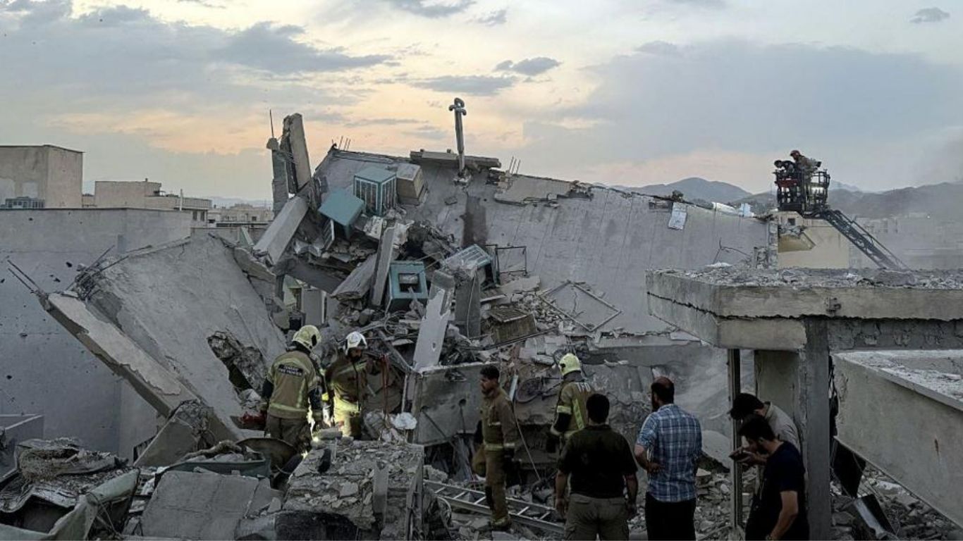 Israeli Airstrikes Kill 78, Target Iran Nuclear Sites and Commanders
