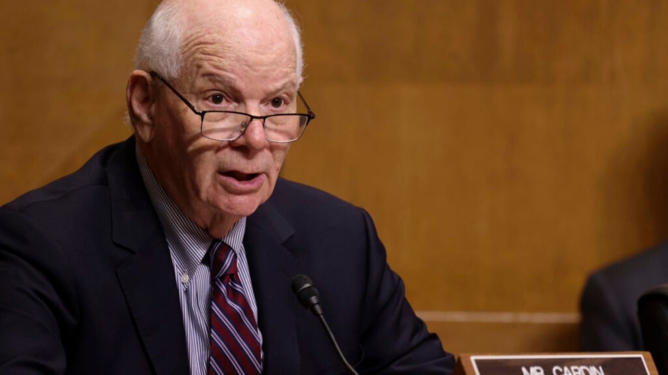 U.S. Senate Stops Effort to Limit Trump’s Iran War Moves